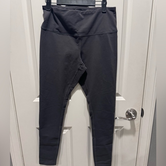 Zella Dark Gray Leggings size Large - Picture 1 of 2